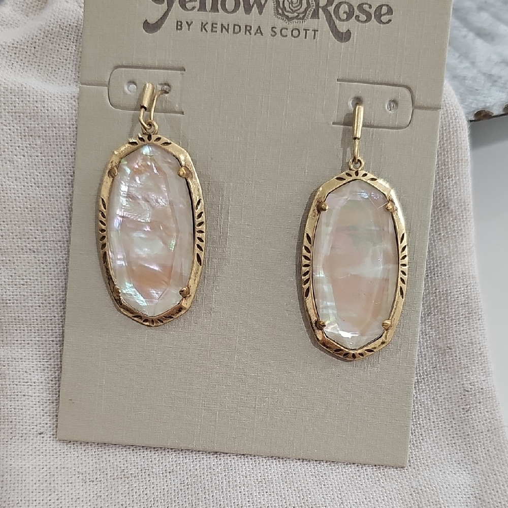 [SOLD]Kendra Scott Gold and Cream Earrings IRIDESCENT